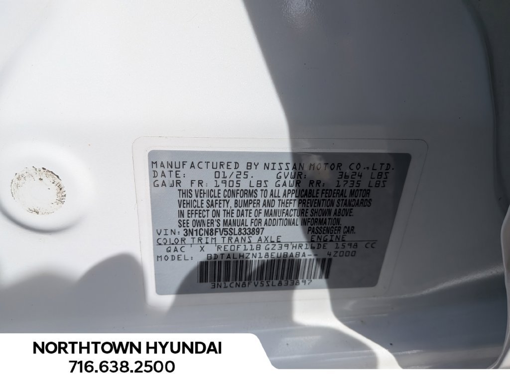 Used 2025 Nissan Versa SR FWD image 32