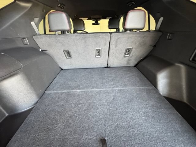 Used 2023 Chevrolet Equinox RS w/ RS Leather Package FWD image 31