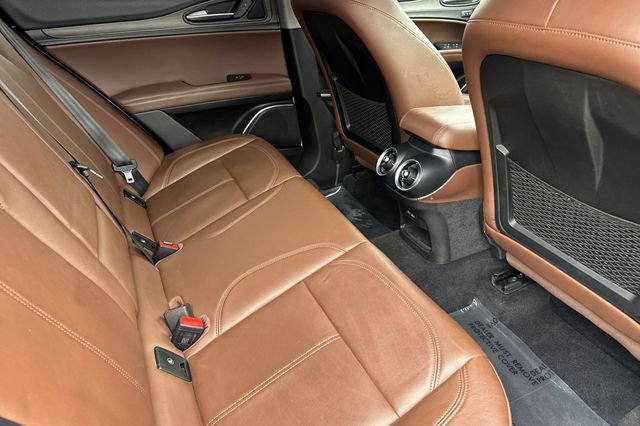 Used 2019 Alfa Romeo Stelvio Ti image 18