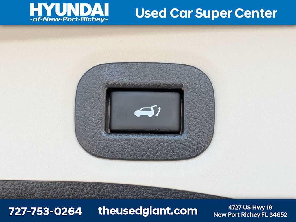 Used 2018 Nissan Rogue SV w/ Premium Package FWD image 13