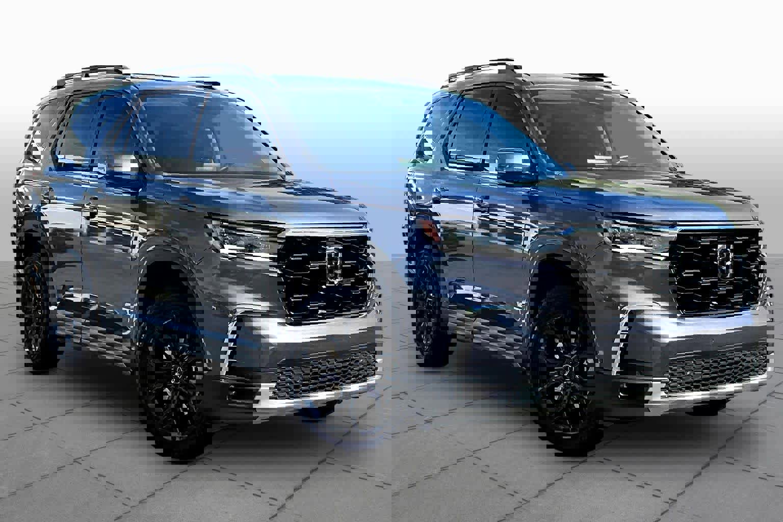 Used 2025 Honda Pilot Touring image 2