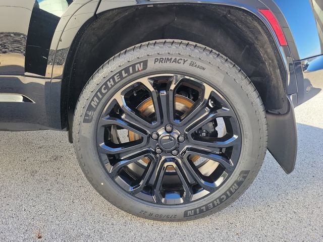 New 2026 Land Rover Defender 110 image 9