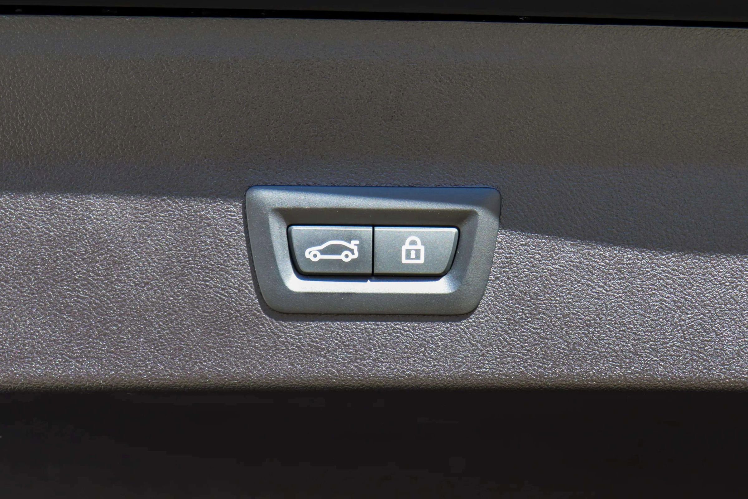 Used 2020 BMW X4 xDrive30i w/ Executive Package image 31