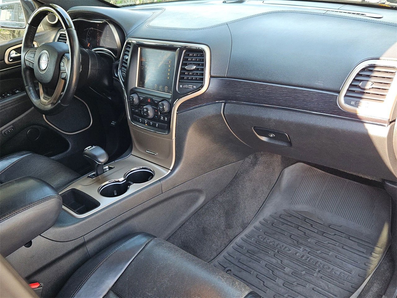 Used 2015 Jeep Grand Cherokee Summit image 25