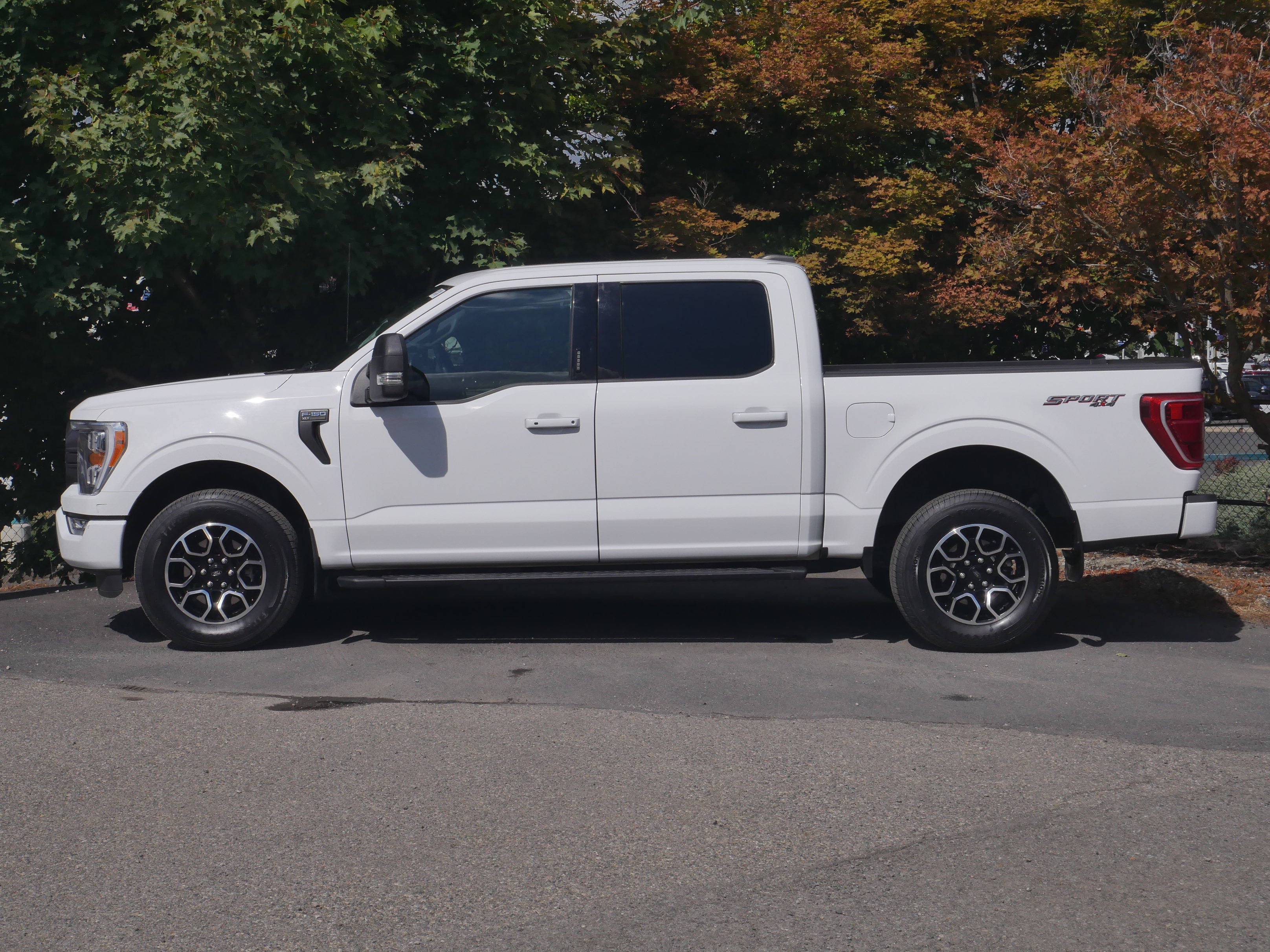 Used 2022 Ford F150 XLT w/ Equipment Group 302A High AWD/4WD image 16