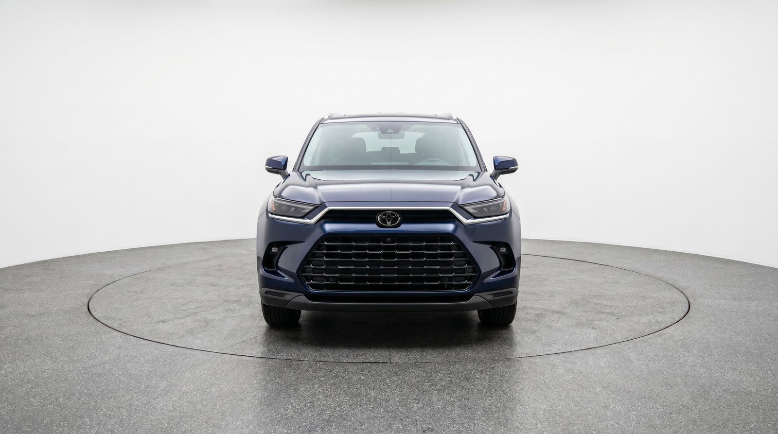 Used 2025 Toyota Grand Highlander FWD image 2
