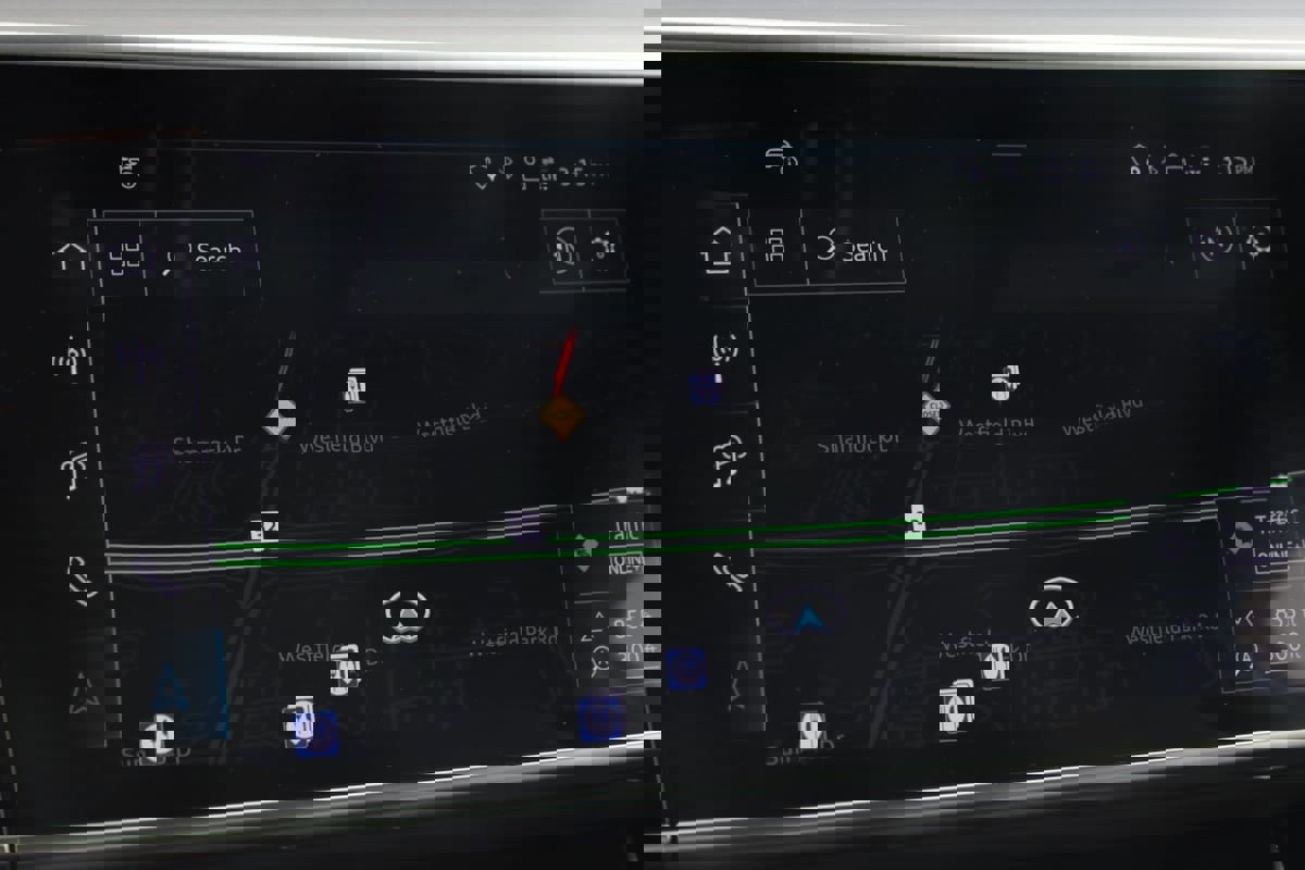 Used 2025 Audi S8 image 9