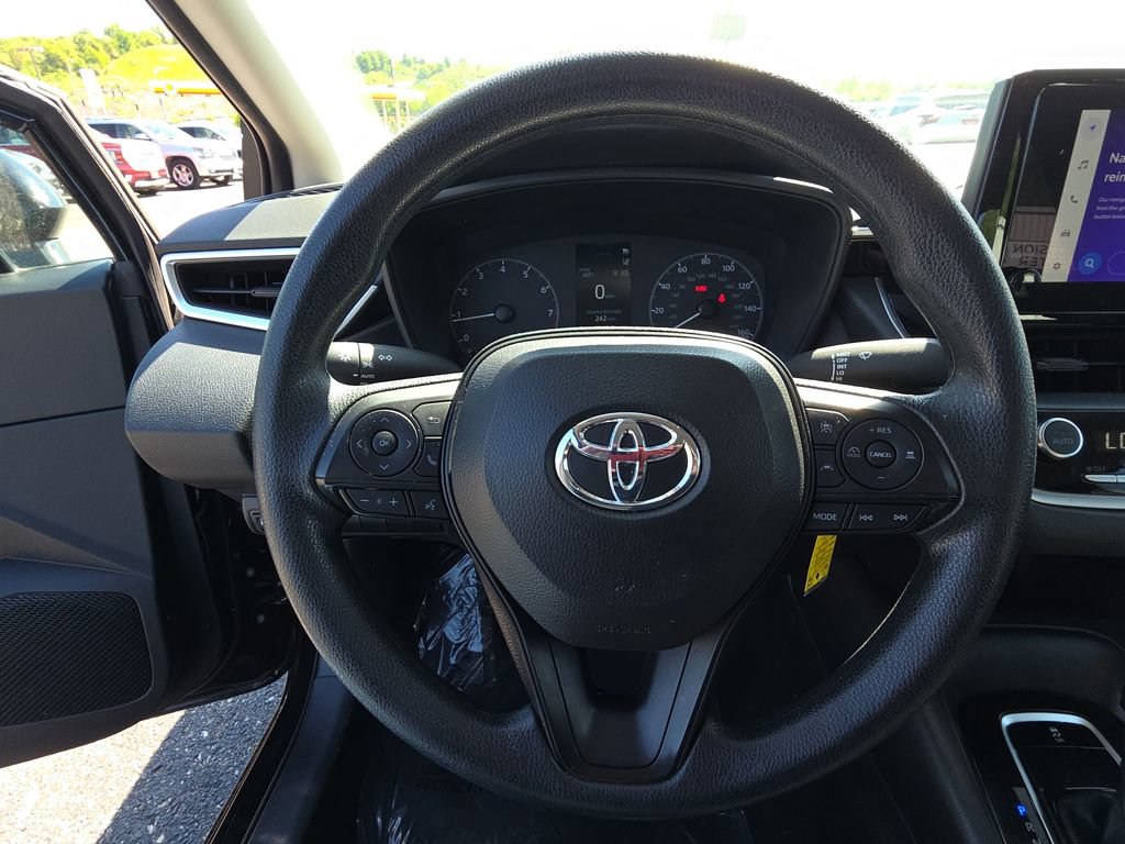 Used 2024 Toyota Corolla LE FWD image 17
