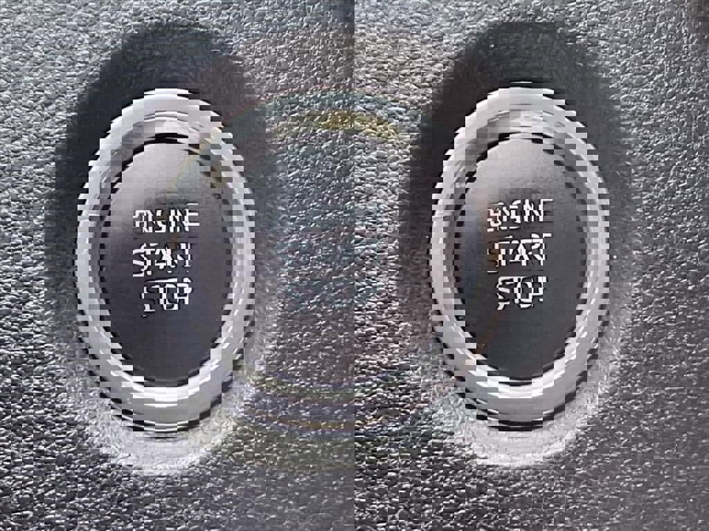 Used 2024 Toyota Corolla SE image 13