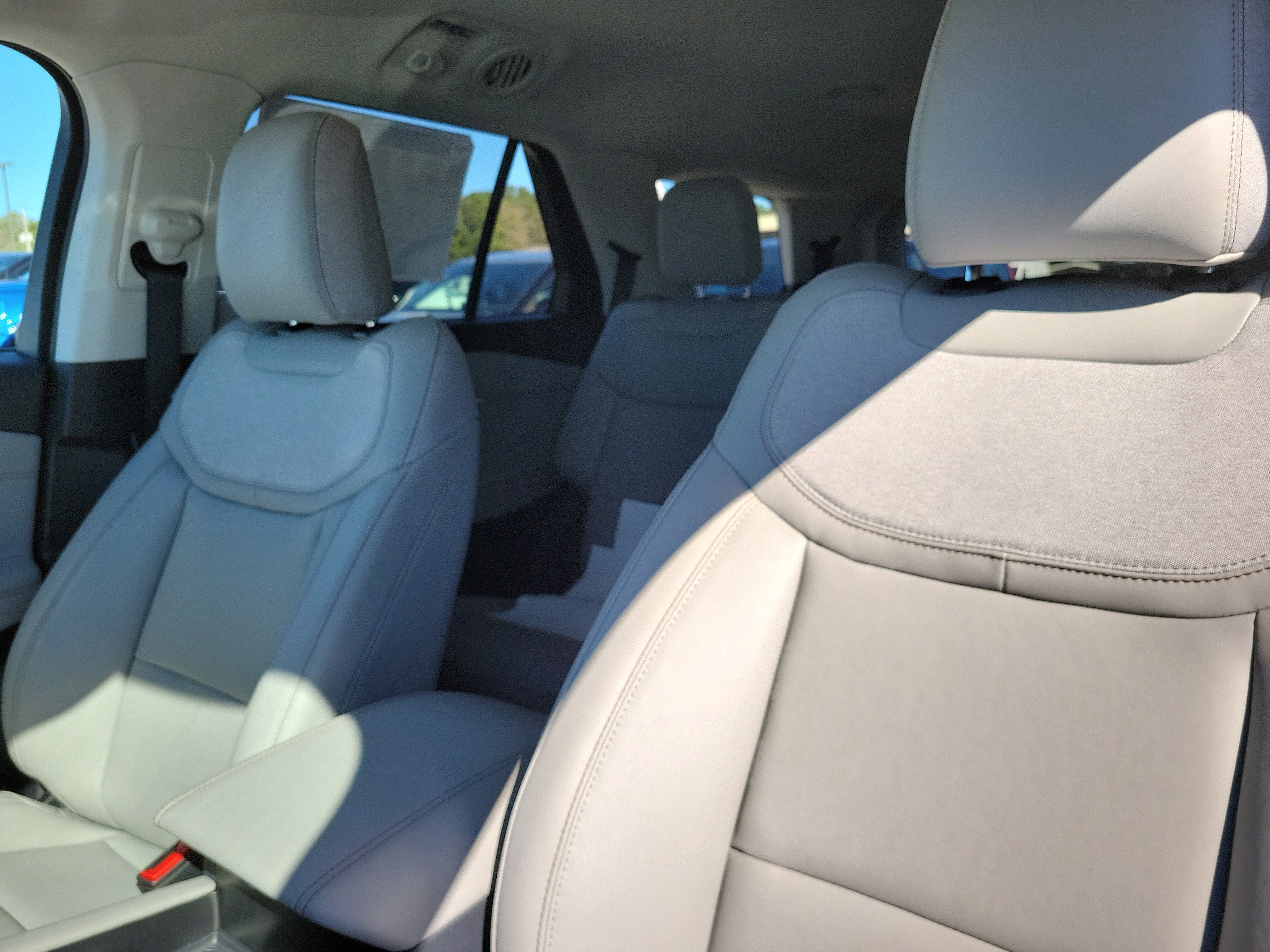 New 2026 Ford Explorer Active w/ Active Comfort Package image 15