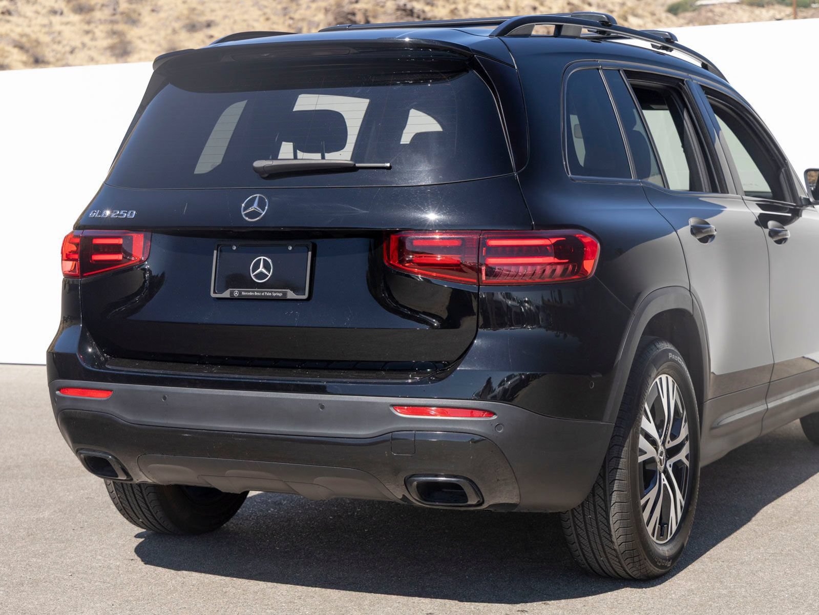 Used 2025 Mercedes-Benz GLB 250 image 11