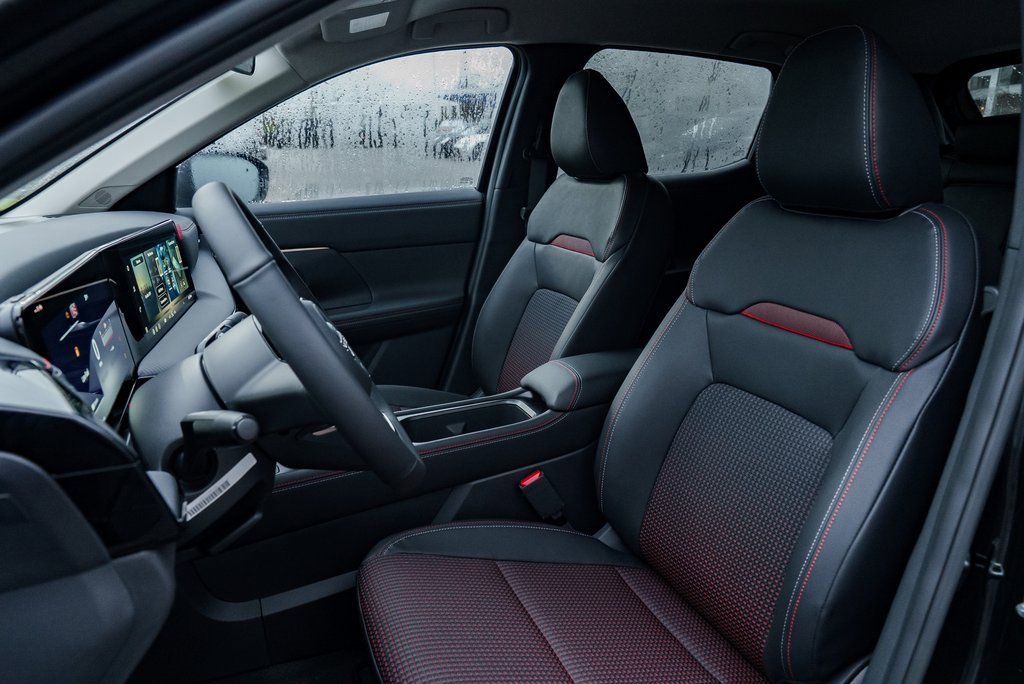 New 2026 Nissan Kicks SR image 19