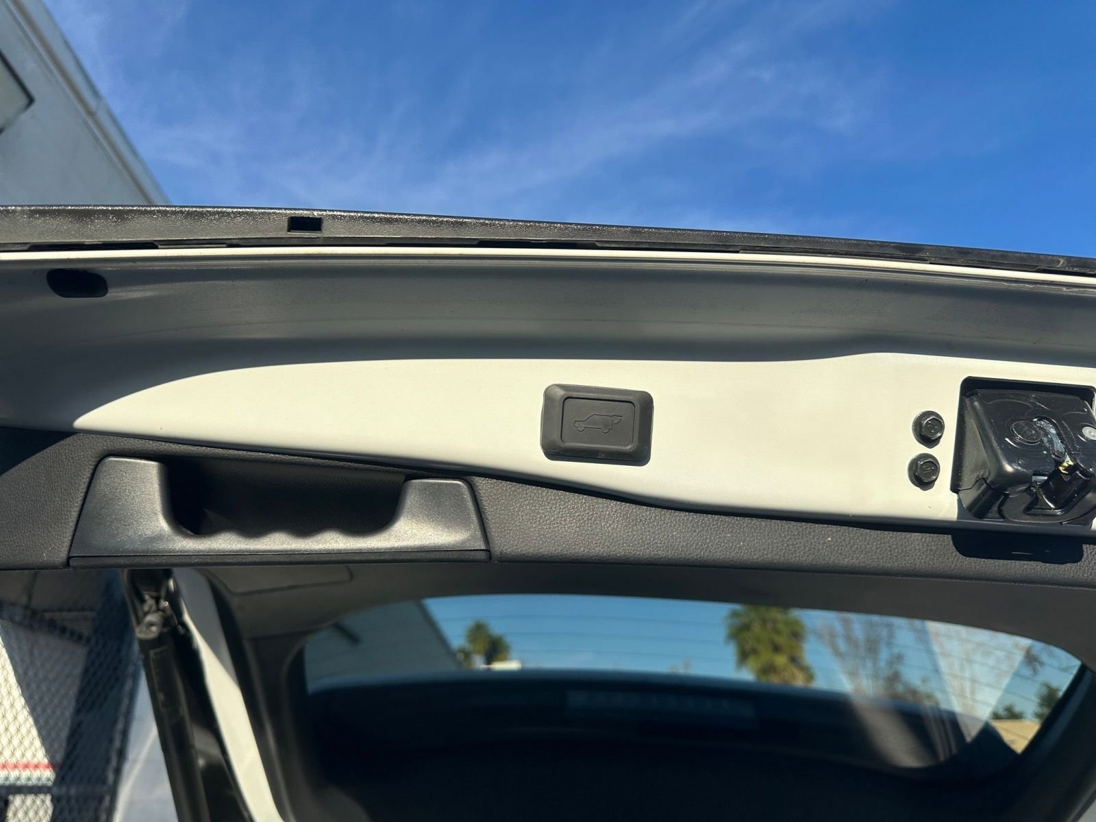 Used 2025 Toyota RAV4 XLE w/ Convenience Package image 23