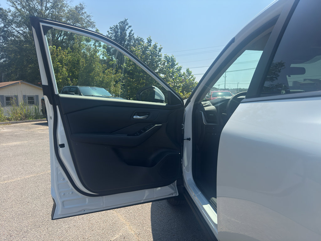 New 2026 Nissan Rogue SV image 18