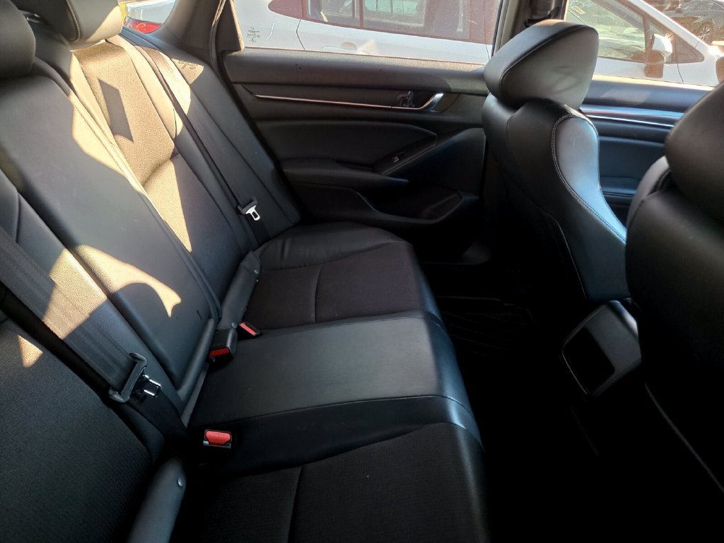 Used 2018 Honda Accord Sport image 7