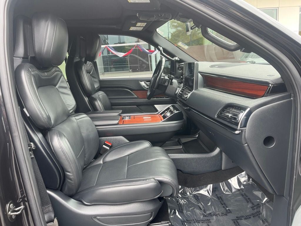 Certified 2024 Lincoln Navigator L Reserve AWD/4WD image 23