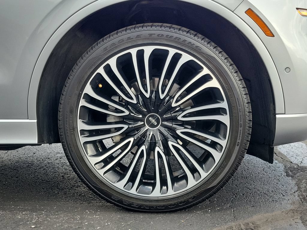 Certified 2022 Lincoln Aviator Black Label w/ Class IV Trailer Tow Package AWD/4WD image 9