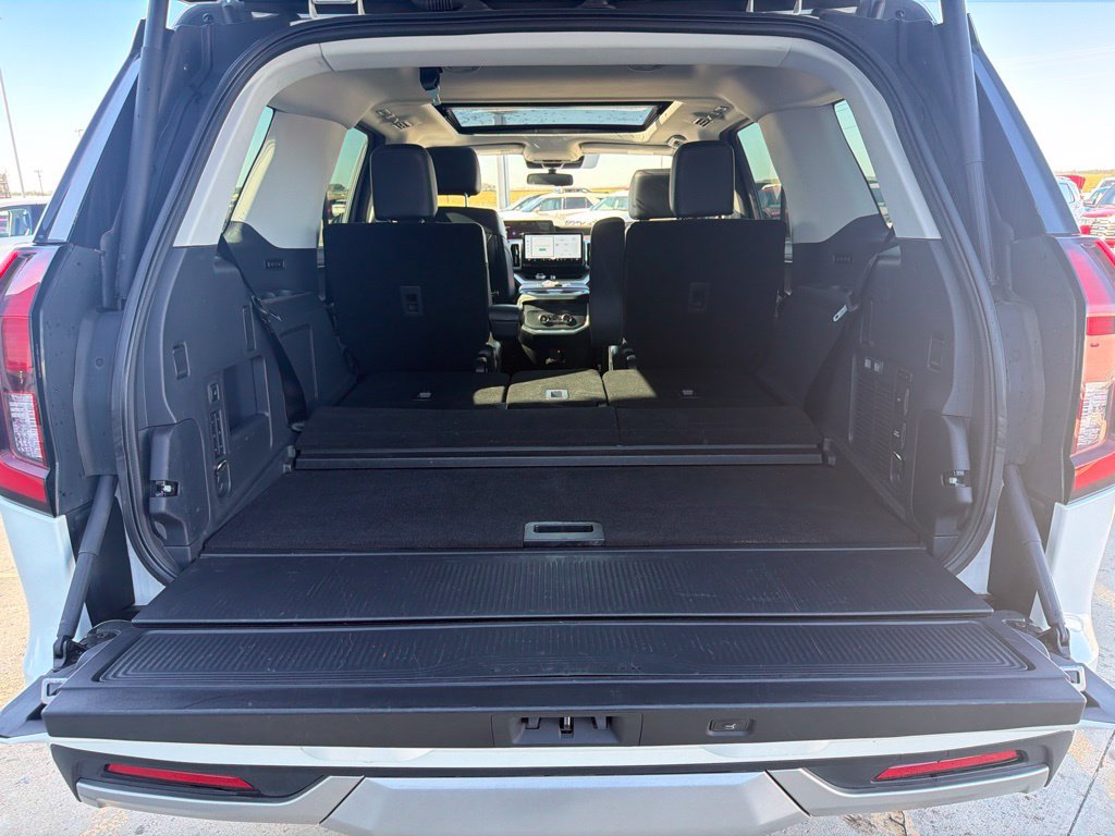 Used 2025 Ford Expedition Platinum AWD/4WD image 32