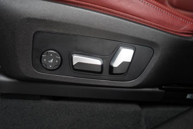 Used 2023 BMW X4 M40i w/ Premium Package image 14