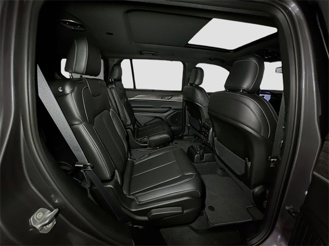 New 2025 Jeep Grand Cherokee L Limited image 32