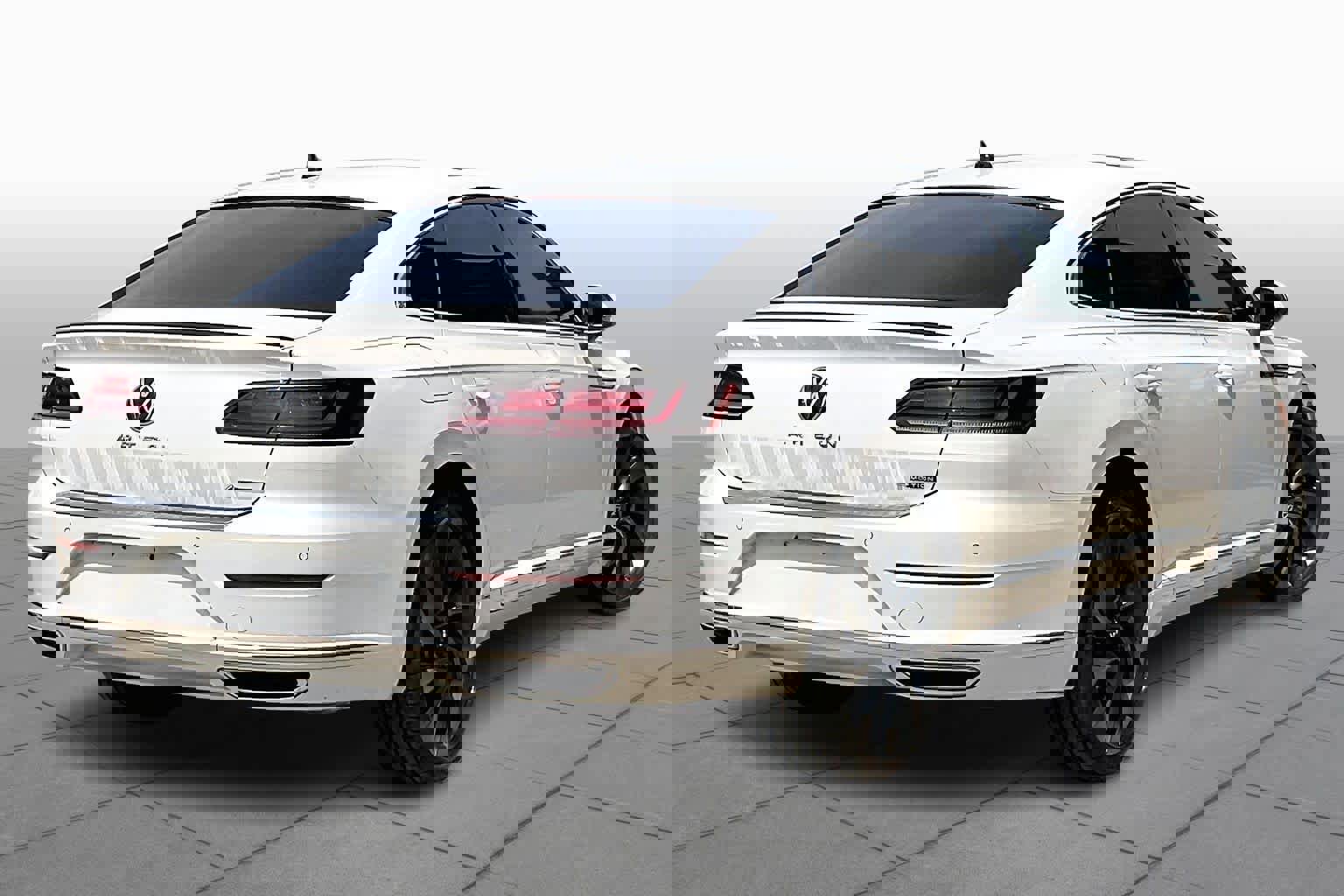 Used 2023 Volkswagen Arteon SEL w/ Arteon MDO Package image 13