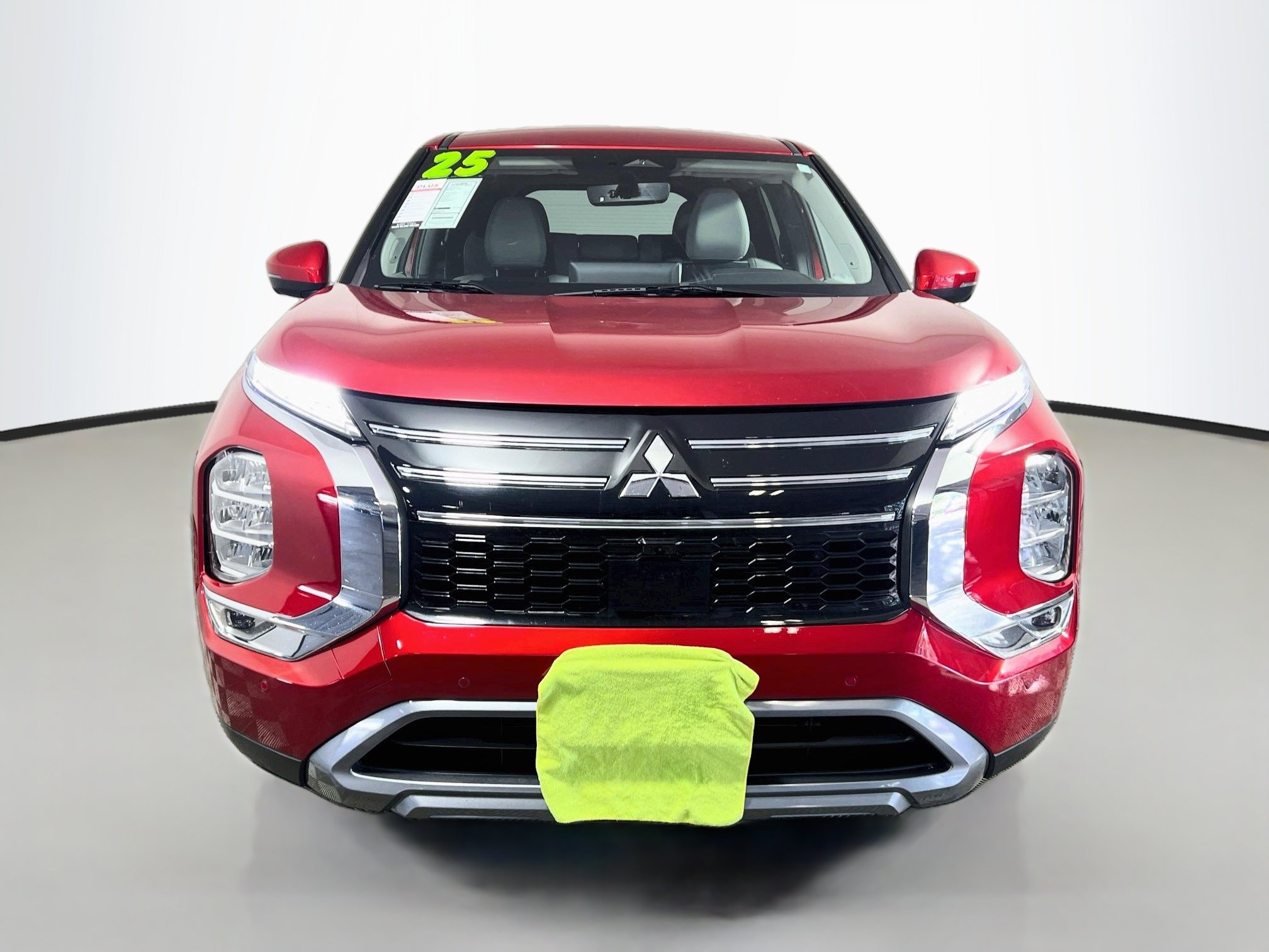 Used 2025 Mitsubishi Outlander SE FWD image 11