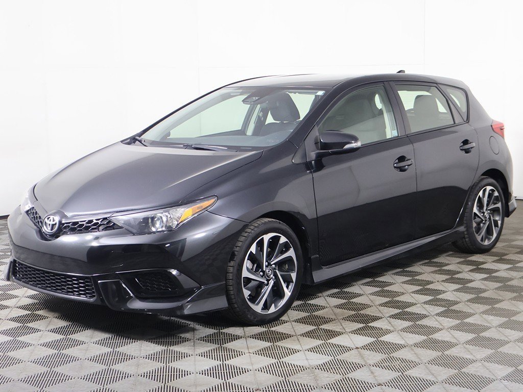 Used 2017 Toyota Corolla iM image 5