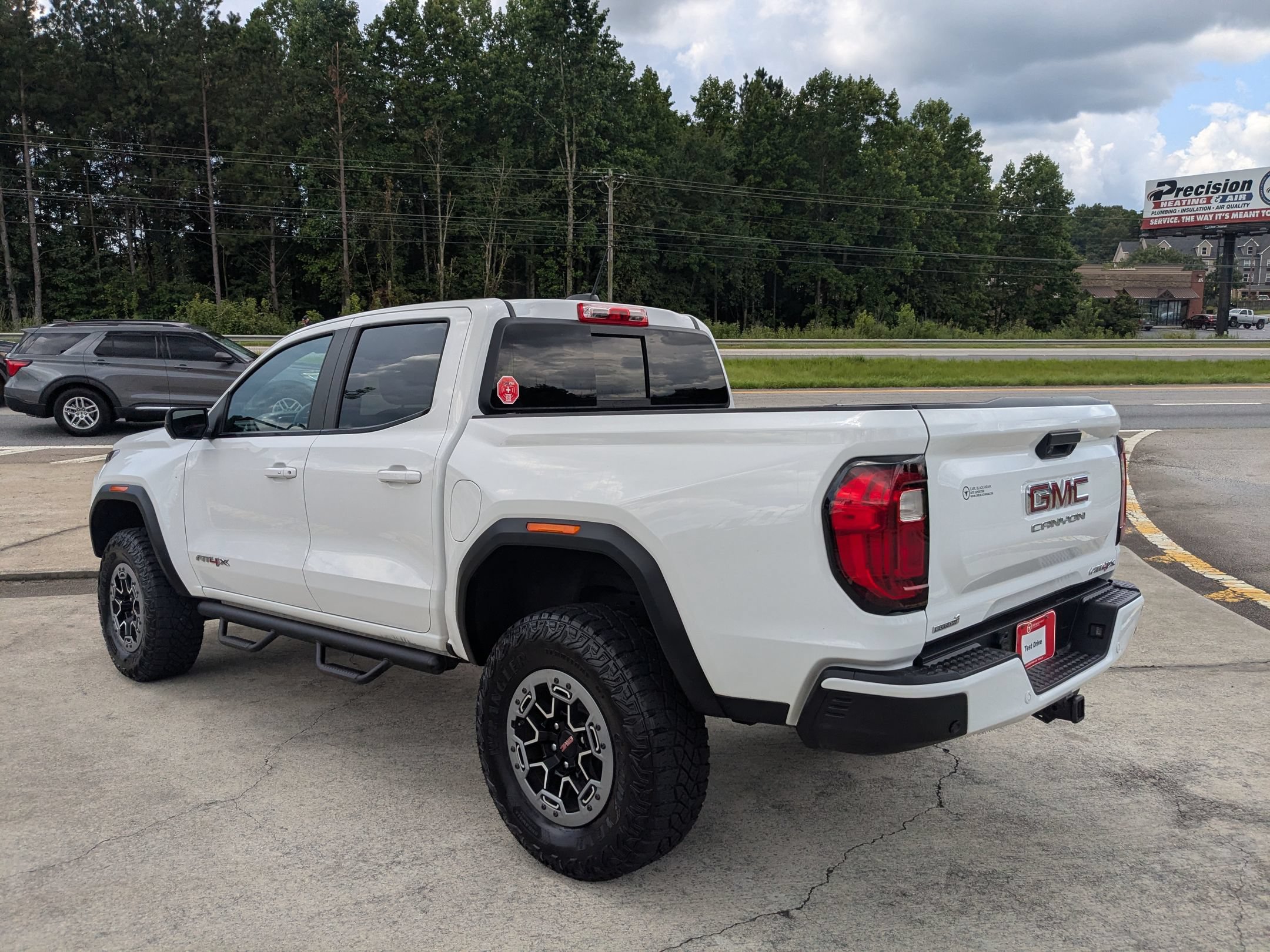 Used 2023 GMC Canyon AT4X w/ Edition 1 AWD/4WD image 7