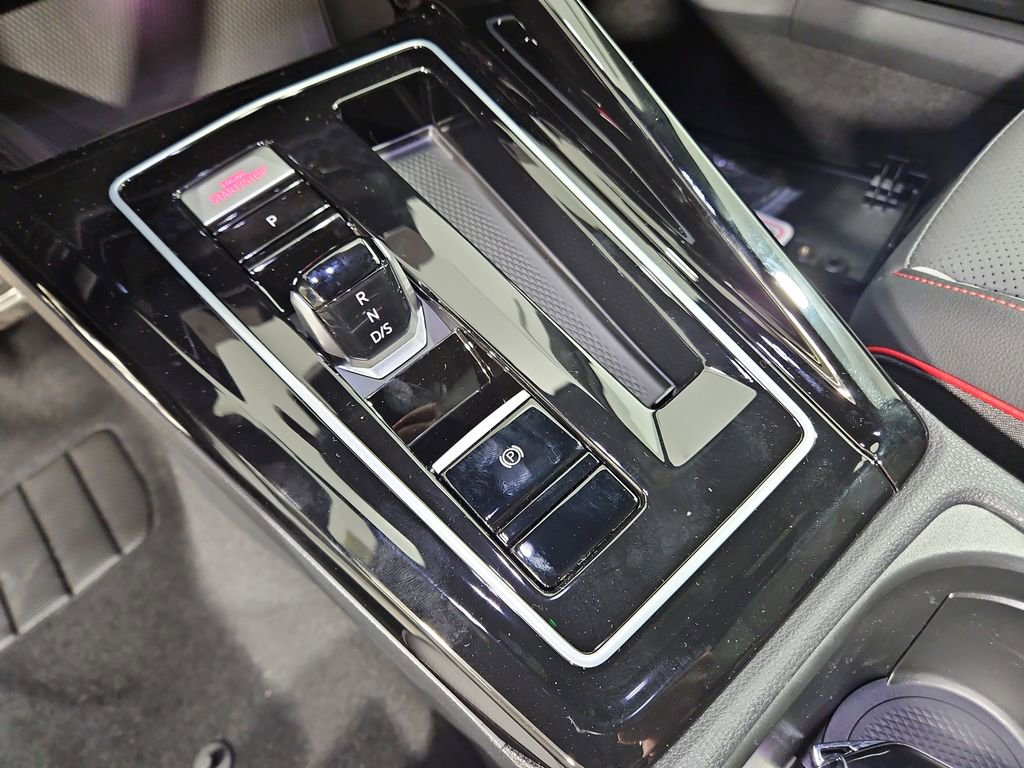New 2026 Volkswagen GTI SE FWD image 24