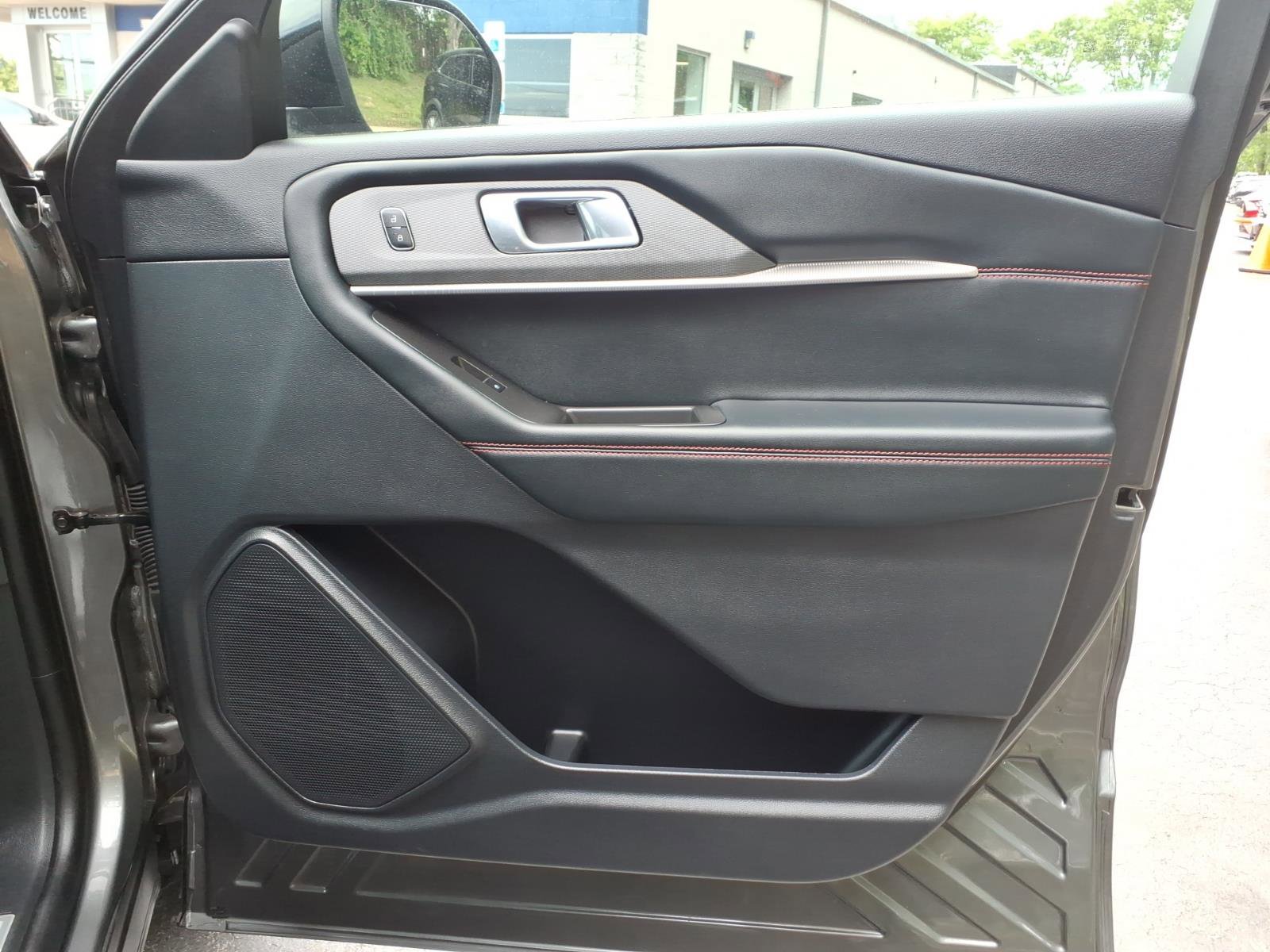 Certified 2025 Ford Explorer ST-Line w/ ST-Line Street Pack AWD/4WD image 29