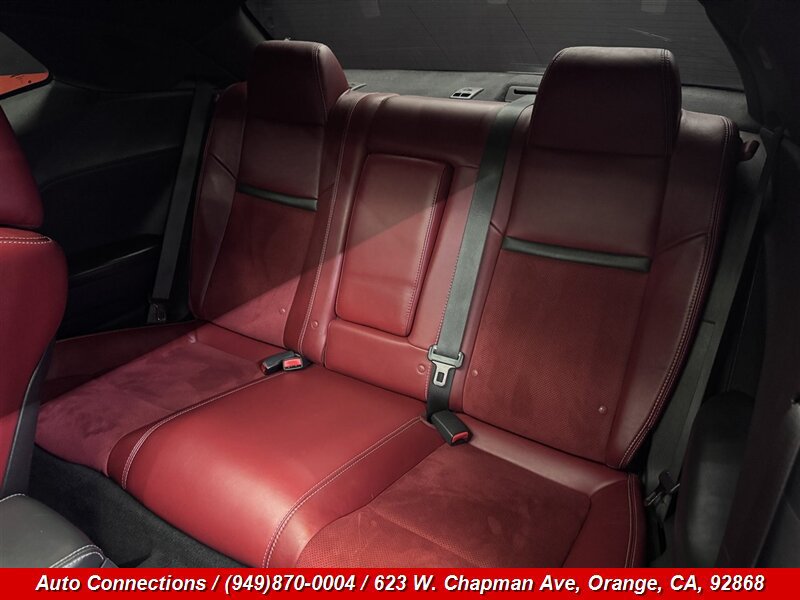 Used 2014 Dodge Challenger SRT8 RWD image 9