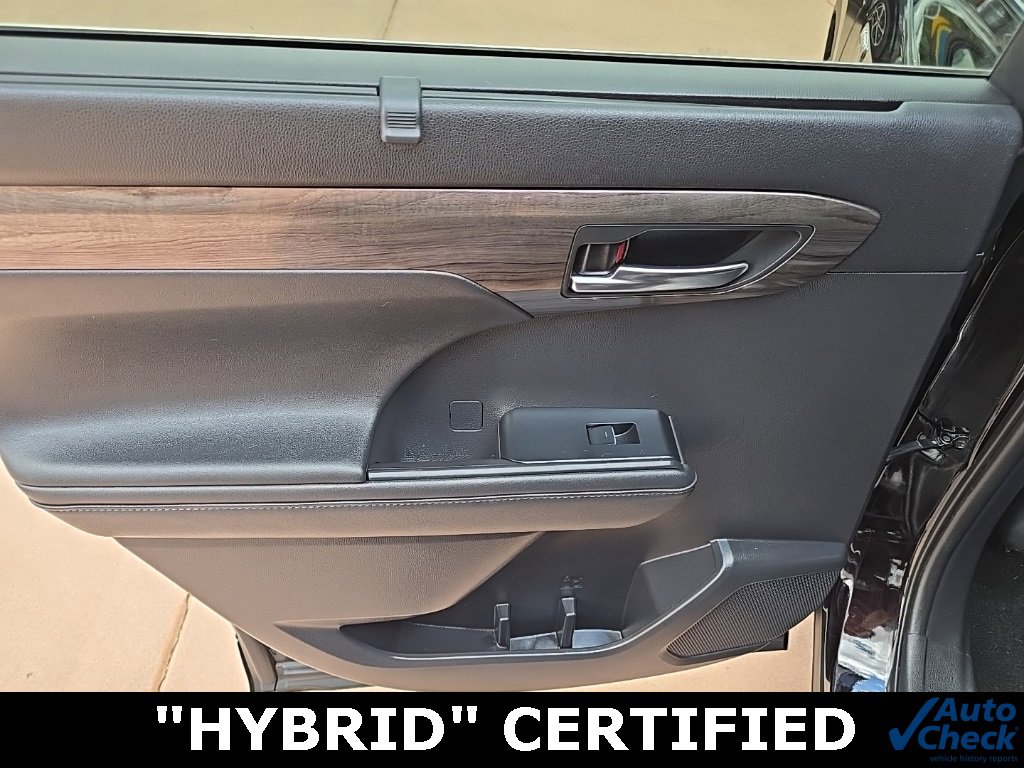 Used 2021 Toyota Highlander Limited image 19