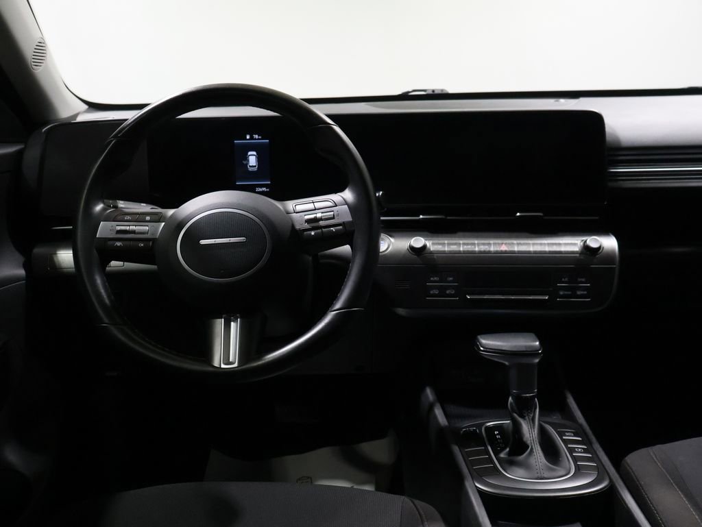 Used 2025 Hyundai Kona SEL AWD/4WD image 16