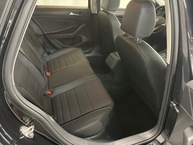 Certified 2023 Volkswagen Jetta SE w/ Panoramic Sunroof Package FWD image 7