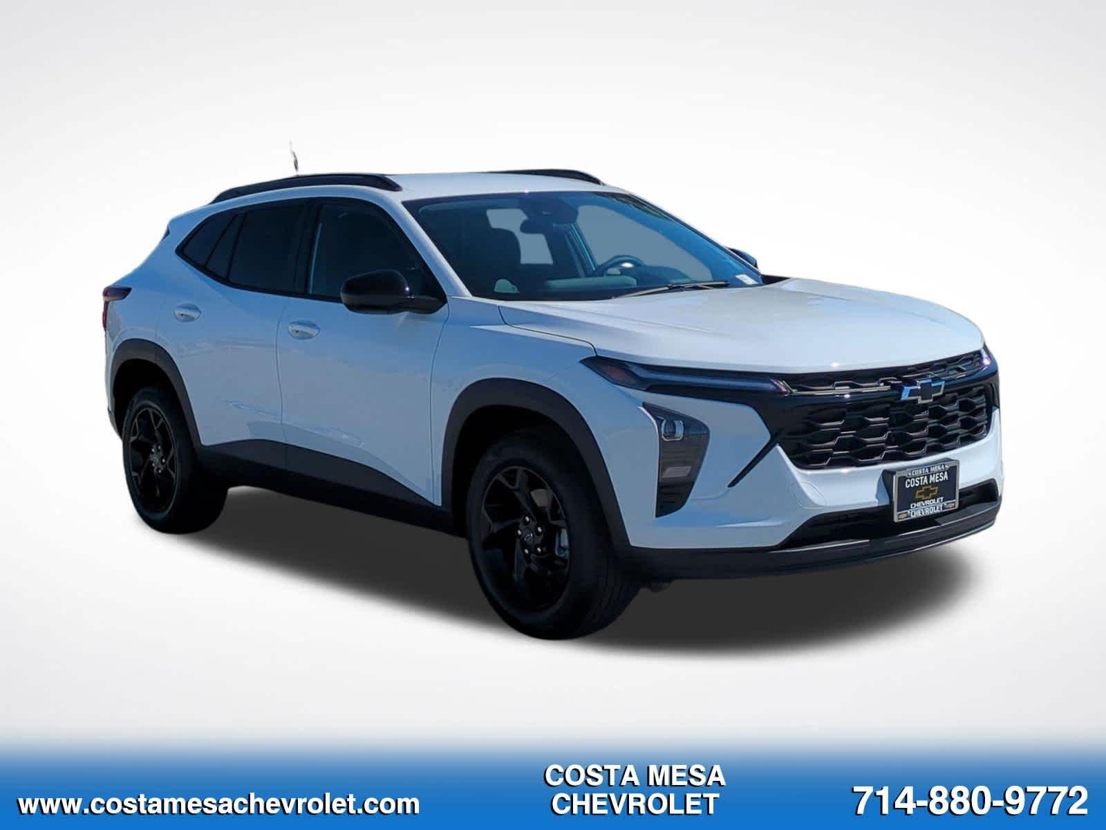 New 2026 Chevrolet Trax LT w/ Midnight Edition FWD image 3