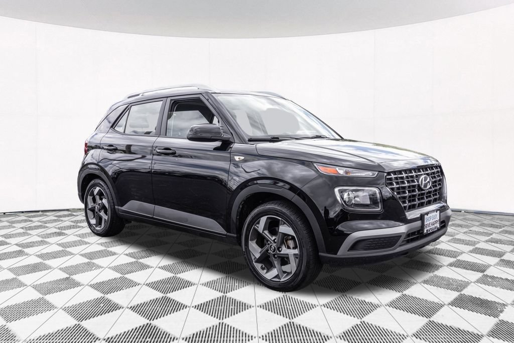 Used 2023 Hyundai Venue SEL w/ Cargo Package FWD image 12