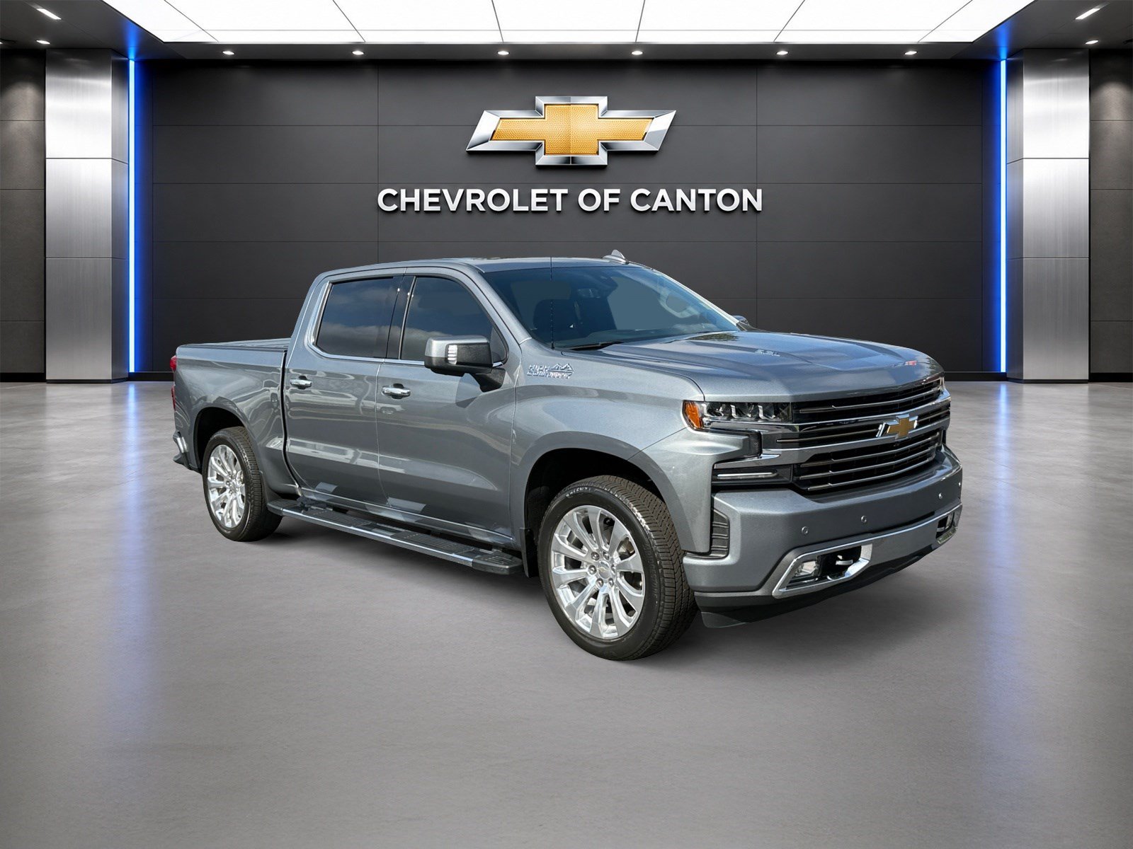 Used 2019 Chevrolet Silverado 1500 High Country w/ Technology Package AWD/4WD image 3
