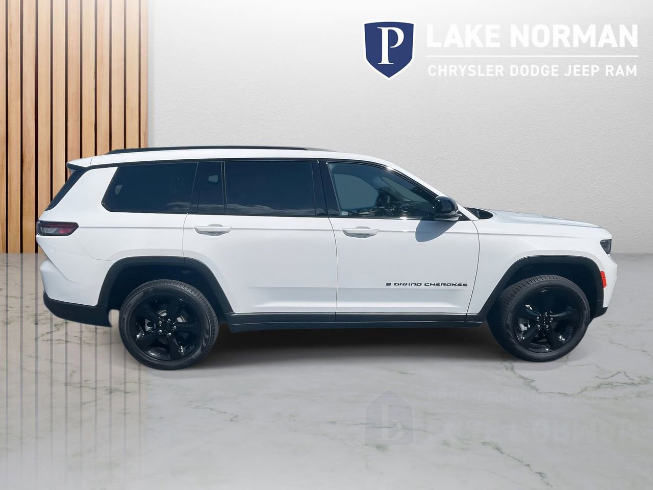 New 2025 Jeep Grand Cherokee L Limited w/ Black Appearance Package image 10