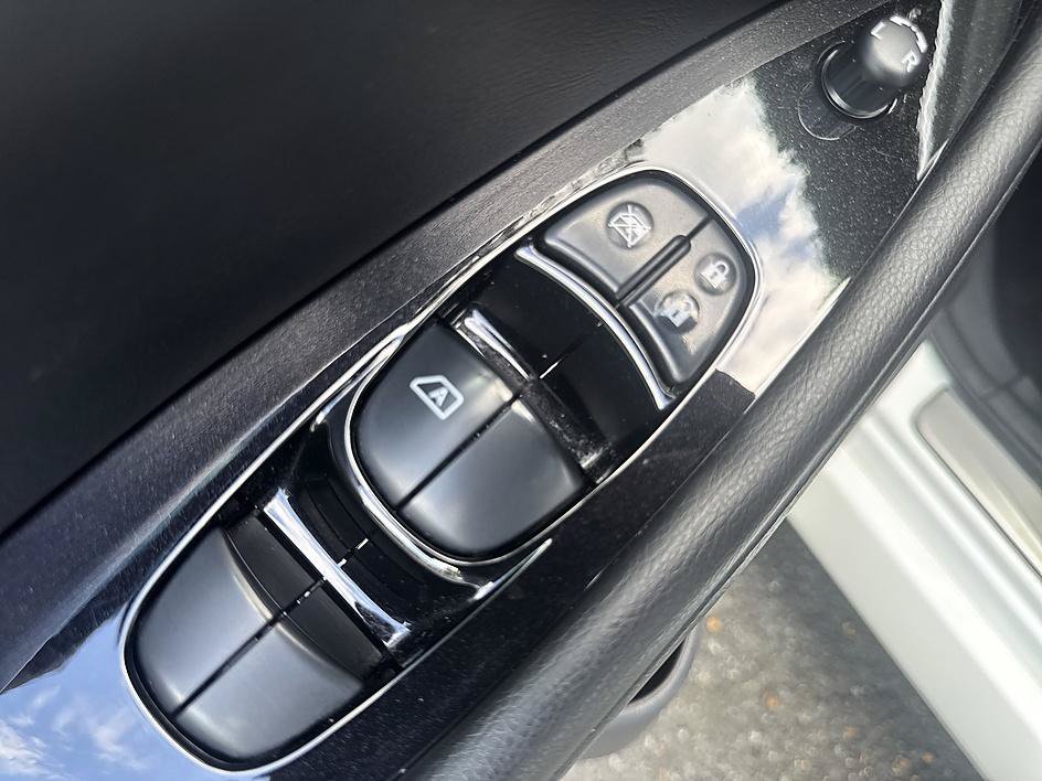 Used 2022 Nissan Leaf SL Plus FWD image 10