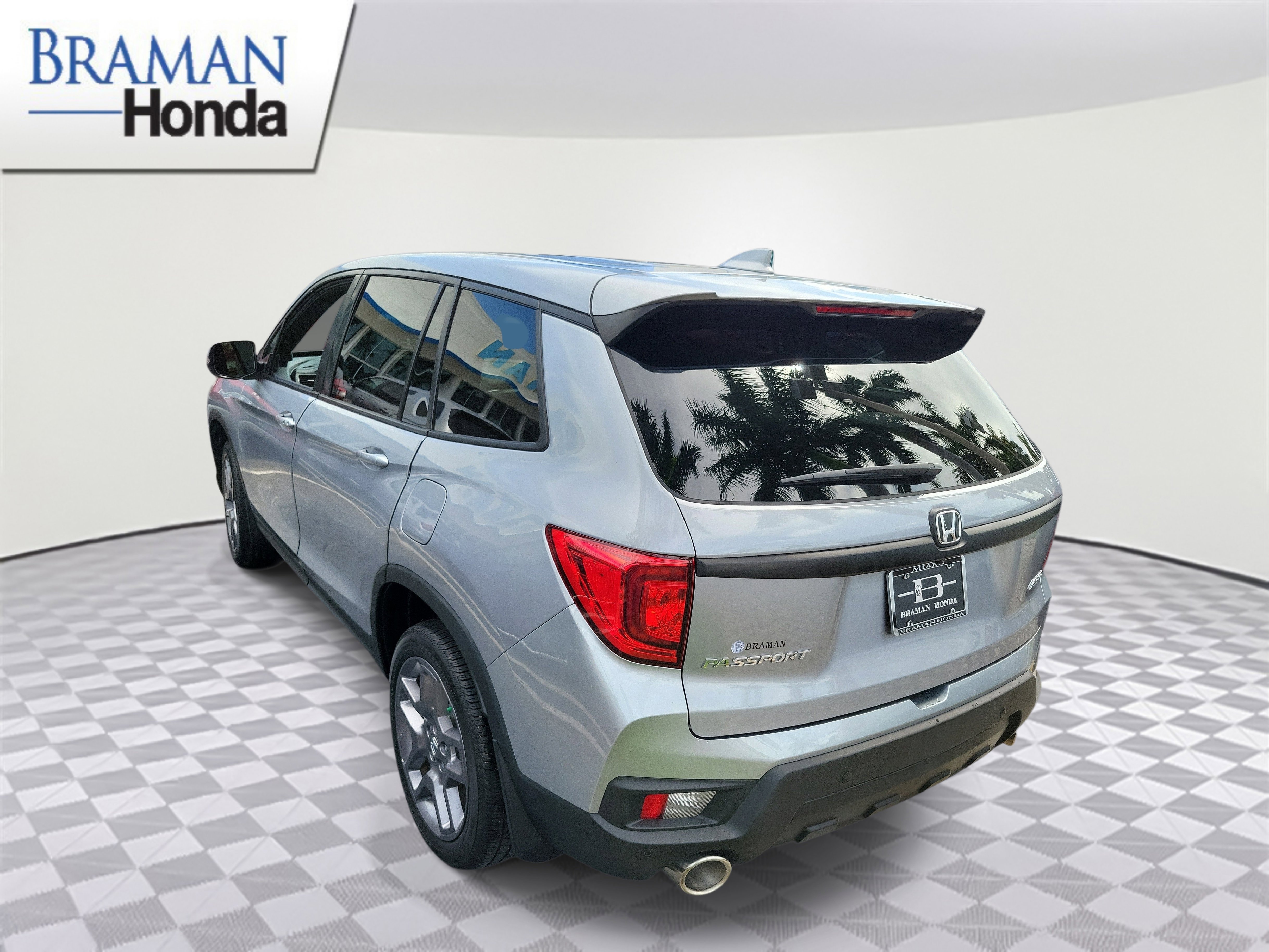 Certified 2023 Honda Passport EX-L image 4