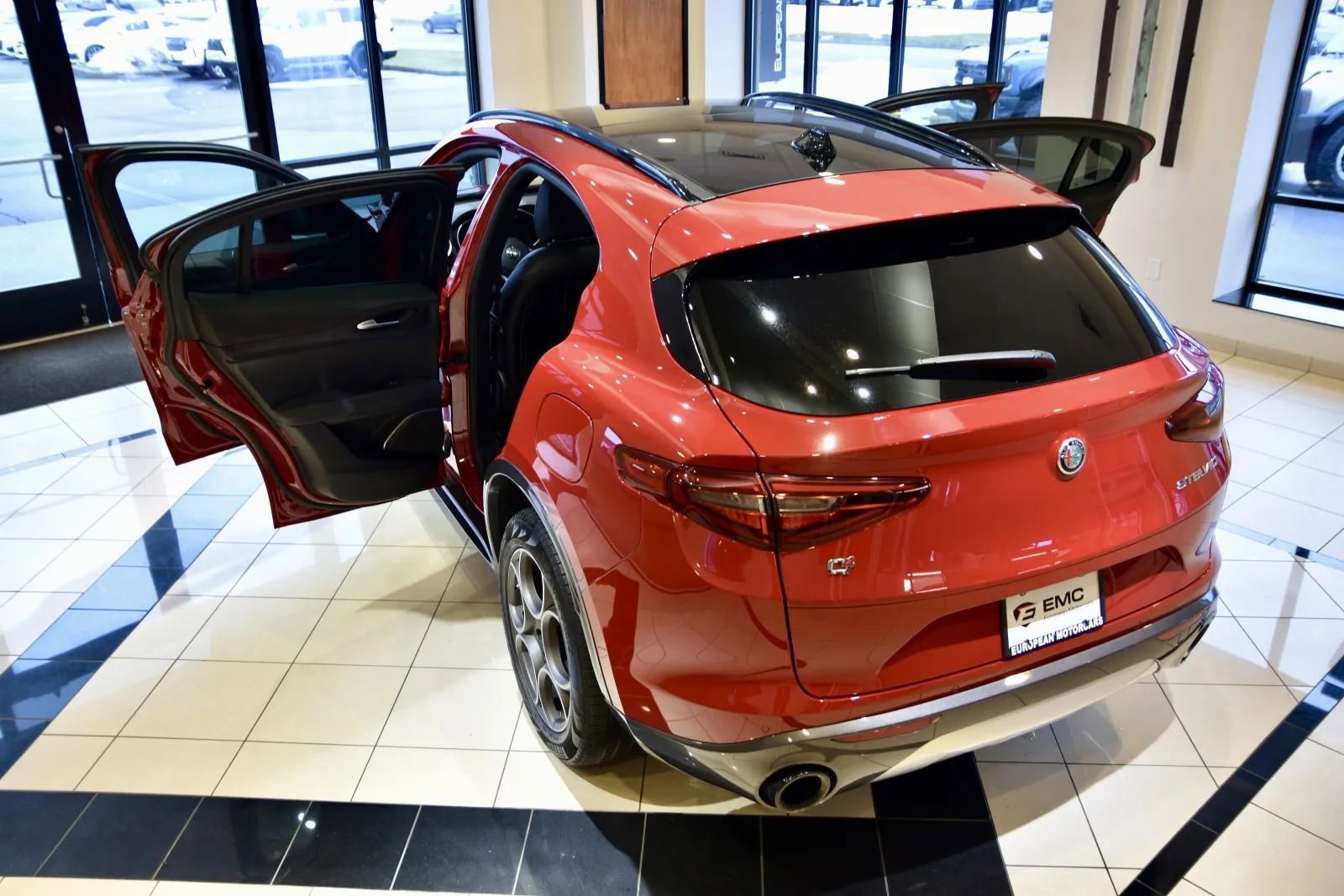 Used 2023 Alfa Romeo Stelvio Ti w/ Active Assist Plus Package image 8