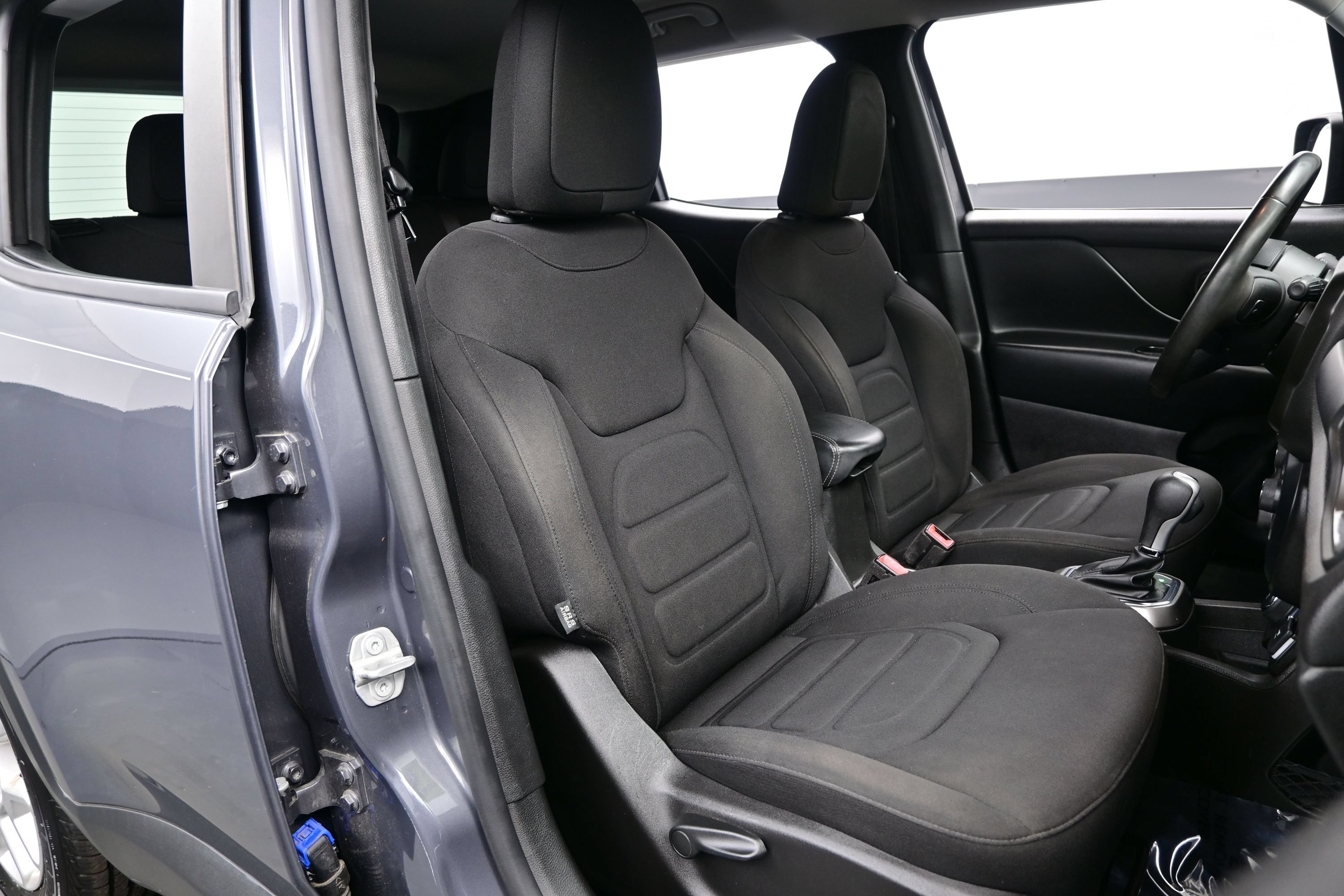 Used 2022 Jeep Renegade Latitude AWD/4WD image 13