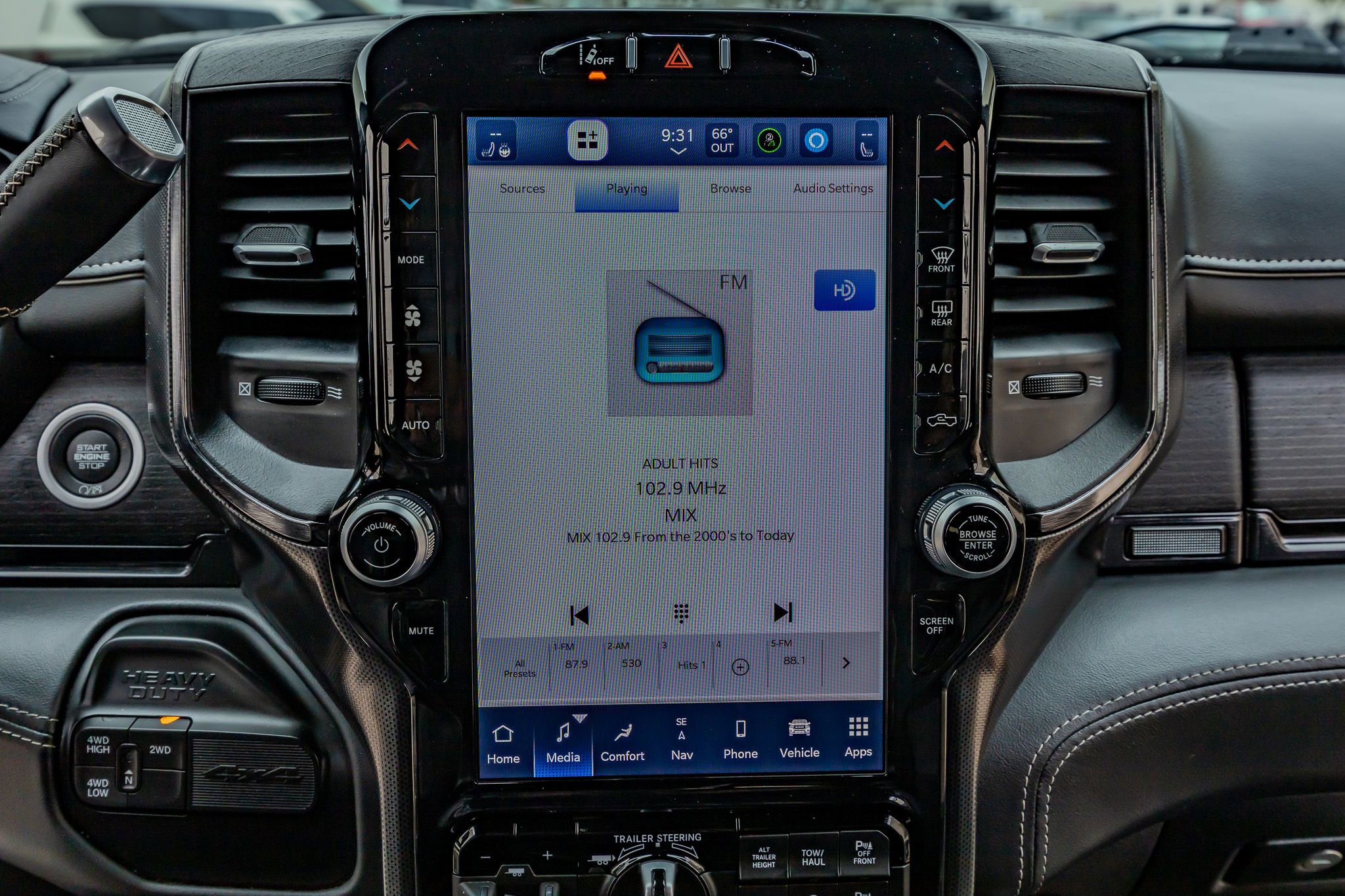 Used 2024 RAM 2500 Limited image 25