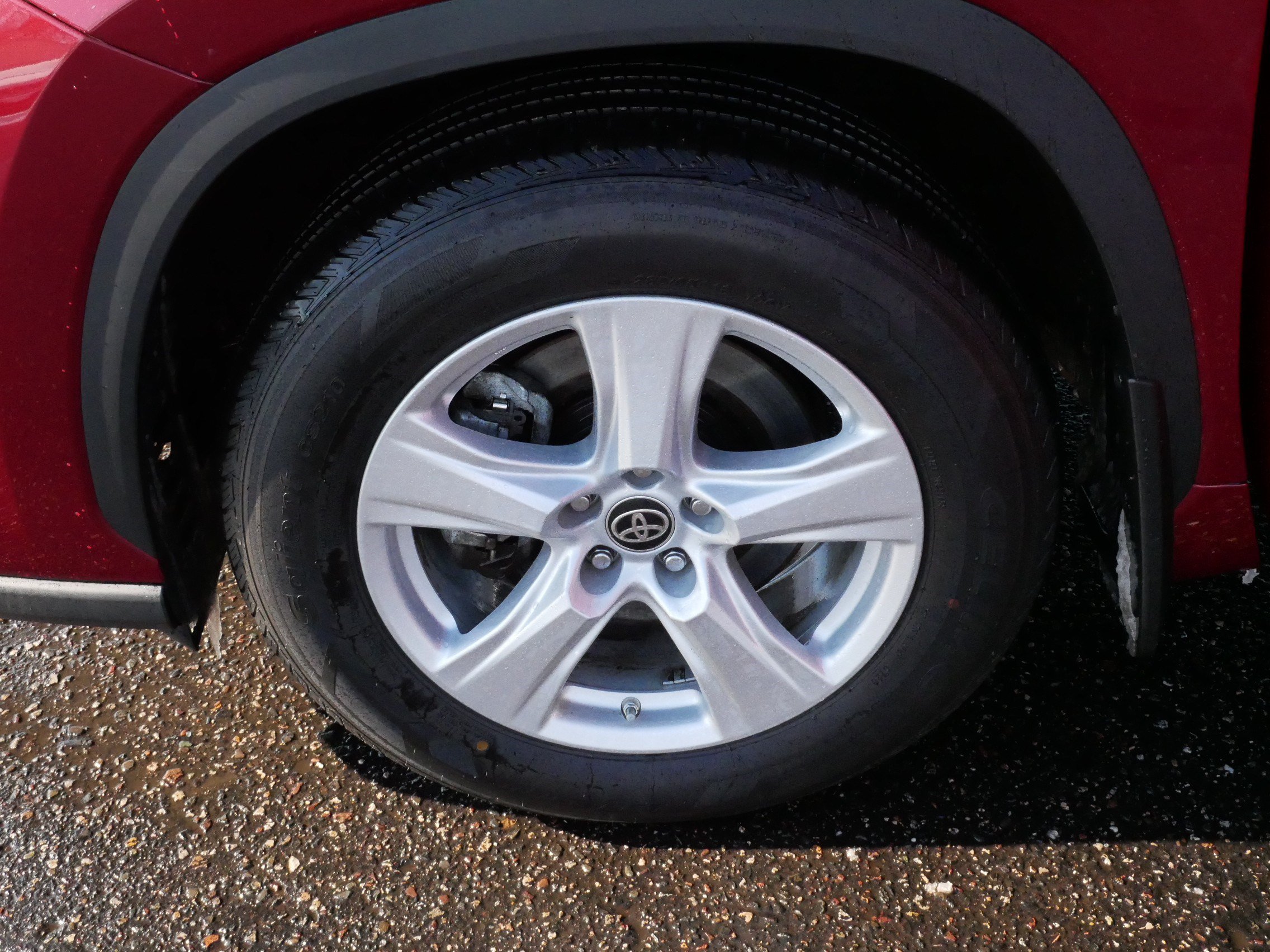 Certified 2024 Toyota Highlander LE AWD/4WD image 15