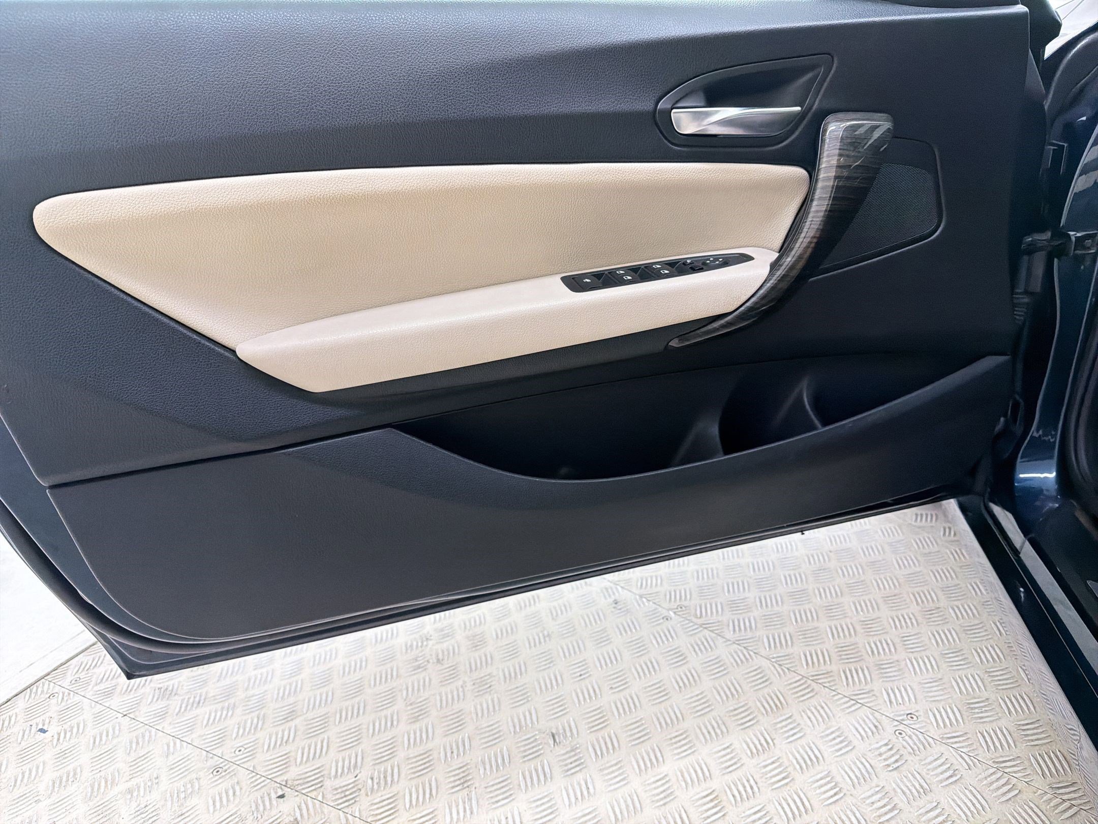 Used 2016 BMW 228i xDrive Convertible image 19