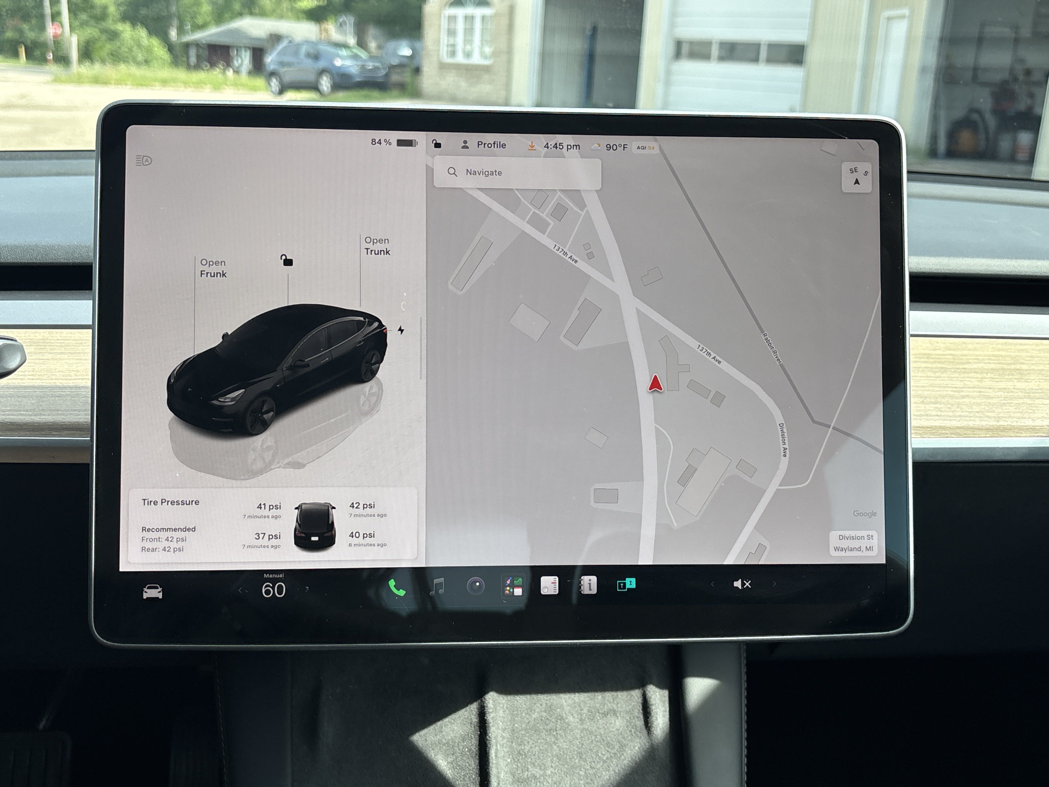 Used 2023 Tesla Model 3 Standard Range RWD image 4