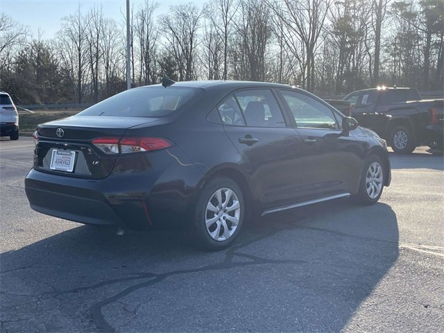 Used 2024 Toyota Corolla LE image 5