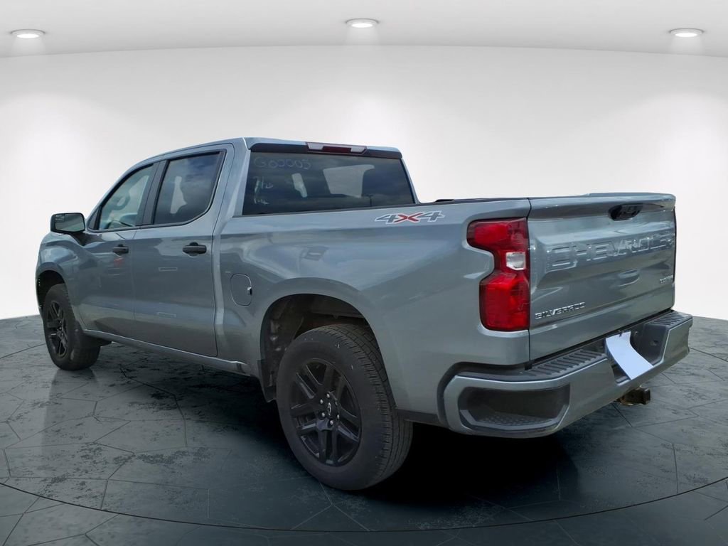 Used 2023 Chevrolet Silverado 1500 Custom image 4