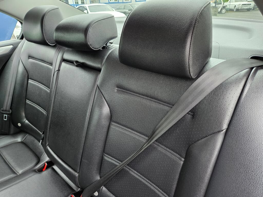 Used 2017 Volkswagen Jetta SE FWD image 13