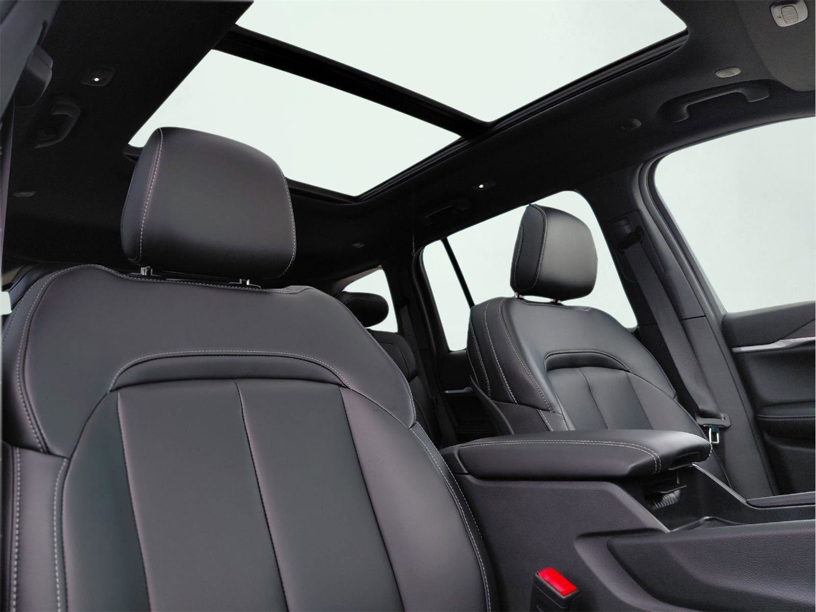 New 2026 Jeep Grand Cherokee Limited w/ Limited Altitude Package AWD/4WD image 11